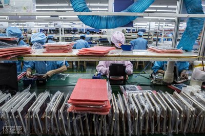 工厂流水线上的95后 青春与机器的交响曲