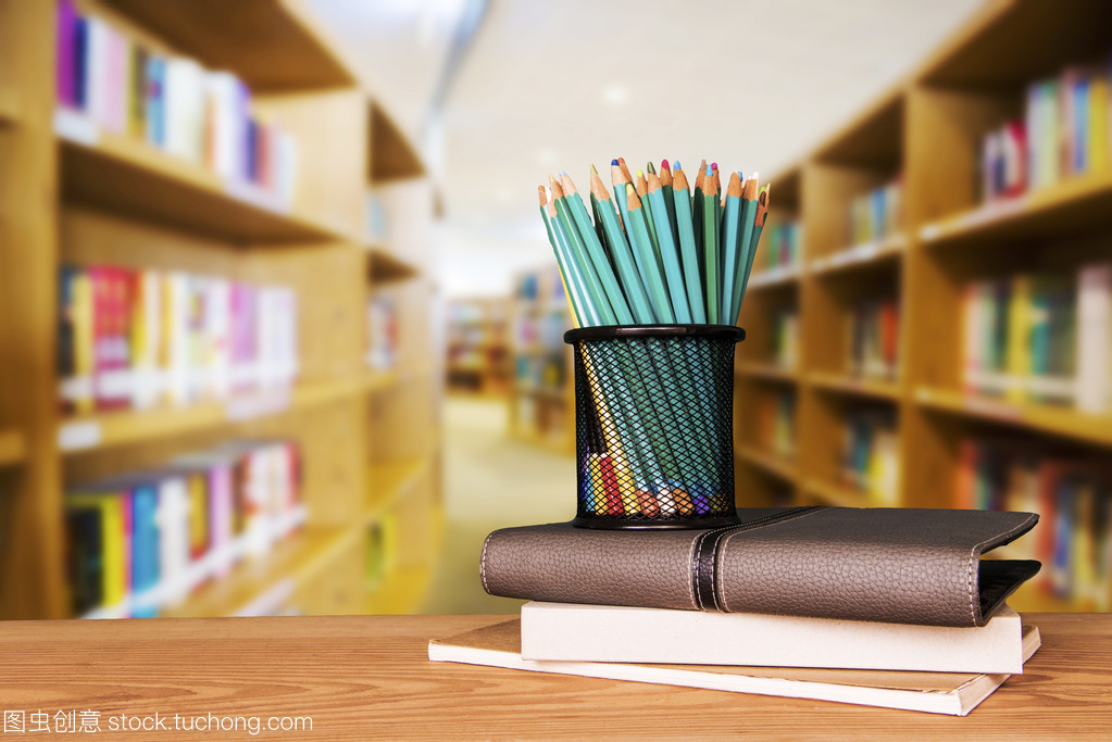 在空木桌与现代图书馆间 图书作为产品的多元解读